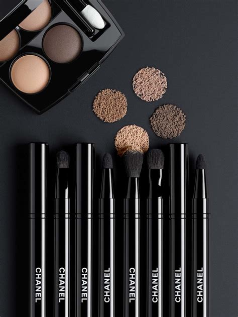 chanel contour shadow brush|LES PINCEAUX DE CHANEL Retractable Dual .